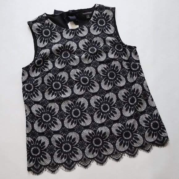 BANANA REPUBLIC Size Medium Sleeveless Black Gray Floral Lace Blouse Top - Picture 7 of 9